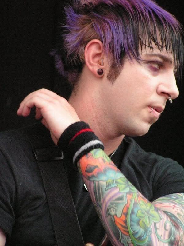 12/11 Zacky vengeances birthday!!
Happy 34th.     