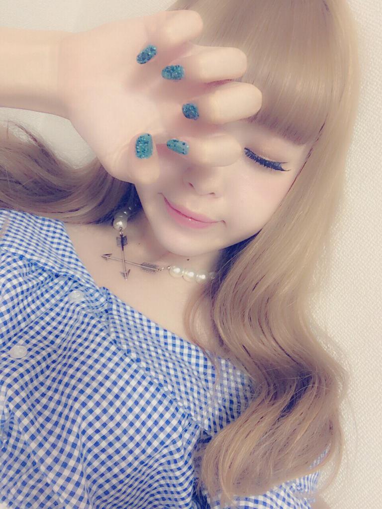 0220nicole's tweet photo. 戻したい☆金髪のがテンション上がりそう☆ http://t.co/4XioJASUG1