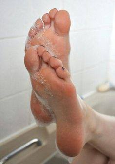 carostoes's tweet photo. This pic caught my libido's full attention... http://t.co/98bV2Sc3e9
#footfetish #highheels #sexyfeet #prettyfe... http://t.co/CBSofh62YM