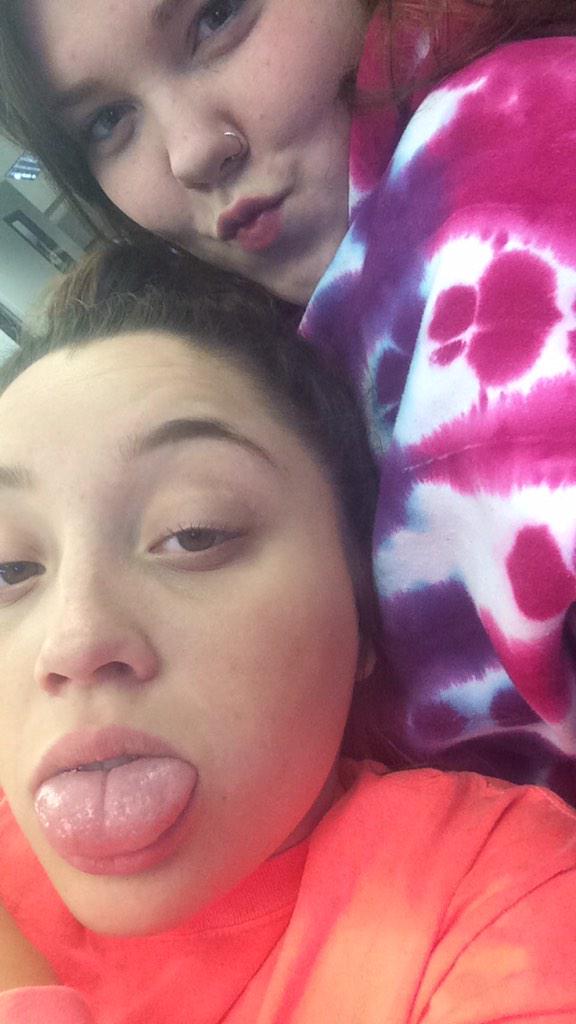  HAPPY MF BIRTHDAY YOU WHITE NICKI MINAJ. I LOVE YOU             dont get too crunk and go to jail    