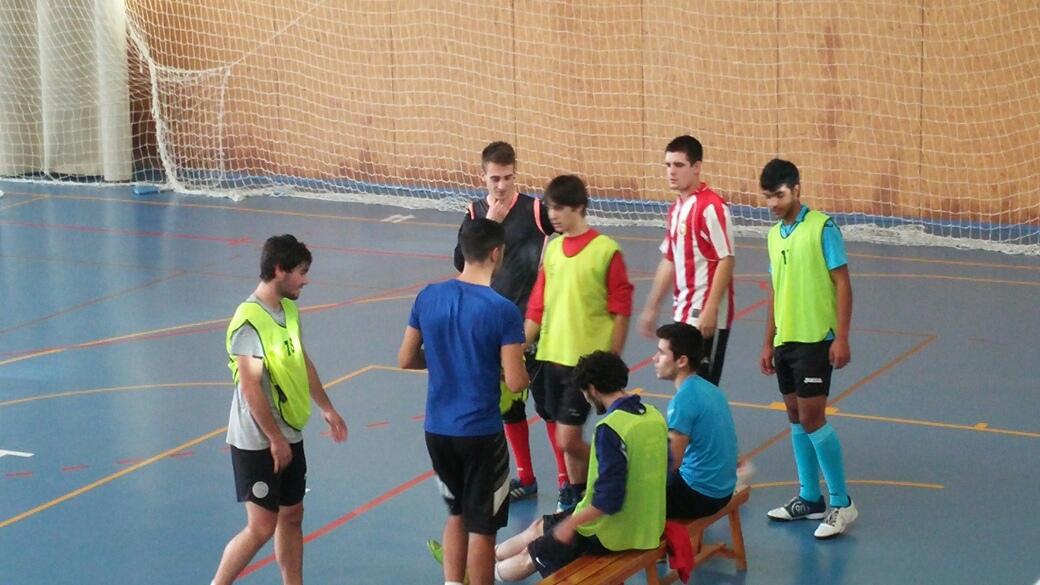 AgusTeamOficial's tweet photo. Jueves a jueves va a ser el lema del equipo. http://t.co/BWKbMUC9OP
