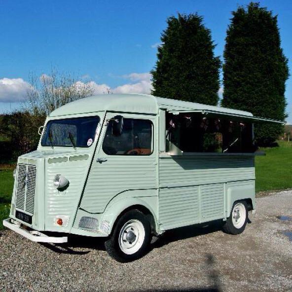 LancWeddings's tweet photo. This stunning #coffevan is by @CoffeeVintageCo #lancswedhour http://t.co/8sgjM8cVnJ