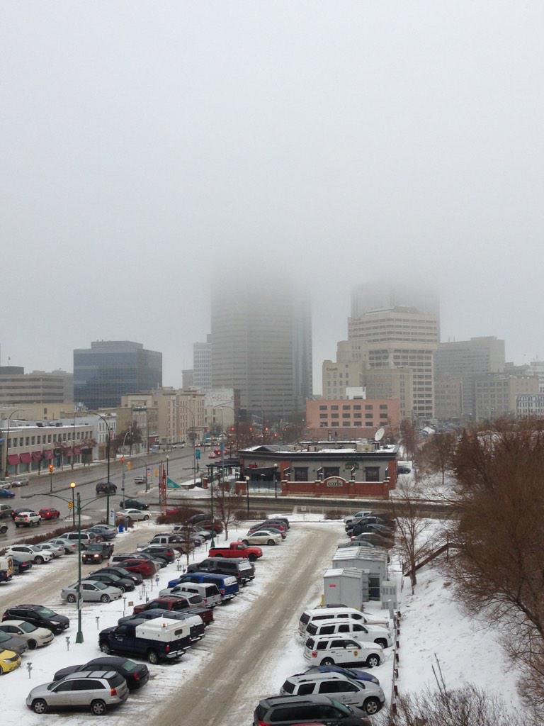 robsobs's tweet photo. A beautiful sunny +10C 4000 ft above Winnipeg. Meanwhile at Portage & Main.. overcast and -3C. #inversion #stratusquo http://t.co/BDuhJKakkC