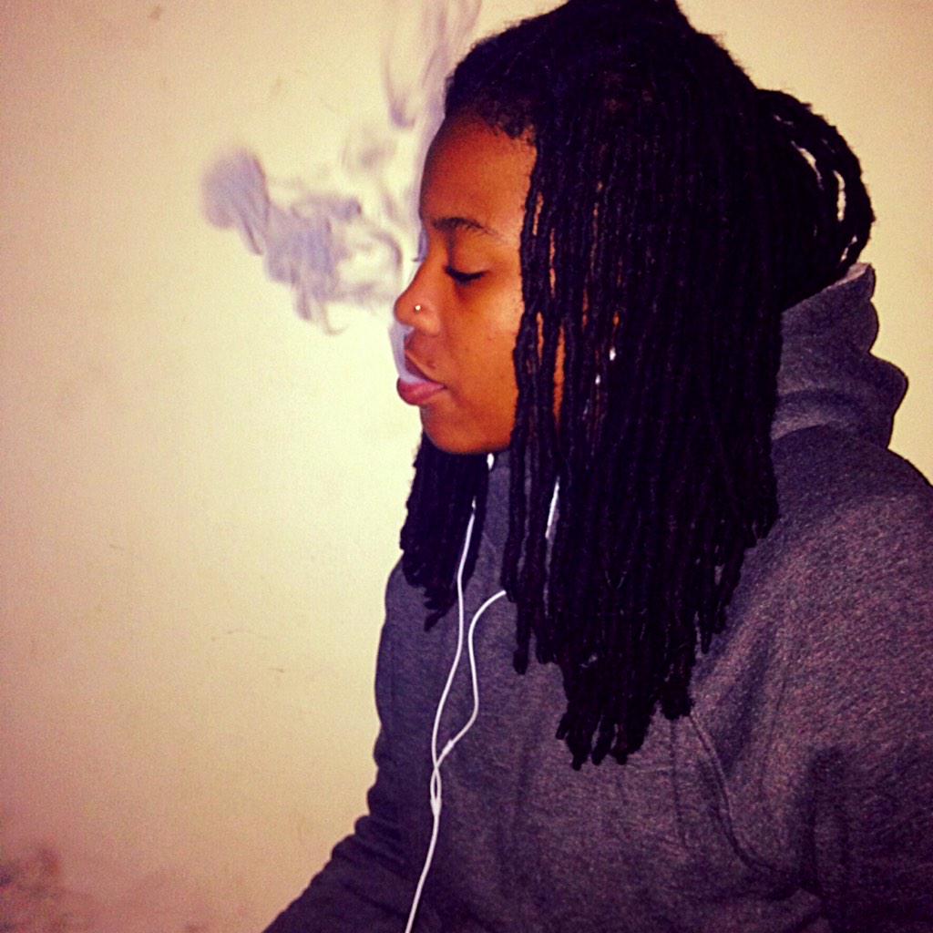 LilButtButtt's tweet photo. “@_nyiahhhhh: Dreads 😻😩🙈 http://t.co/x2GybXdHXA” photo credsssss 🙈💪😂😈🙌👋