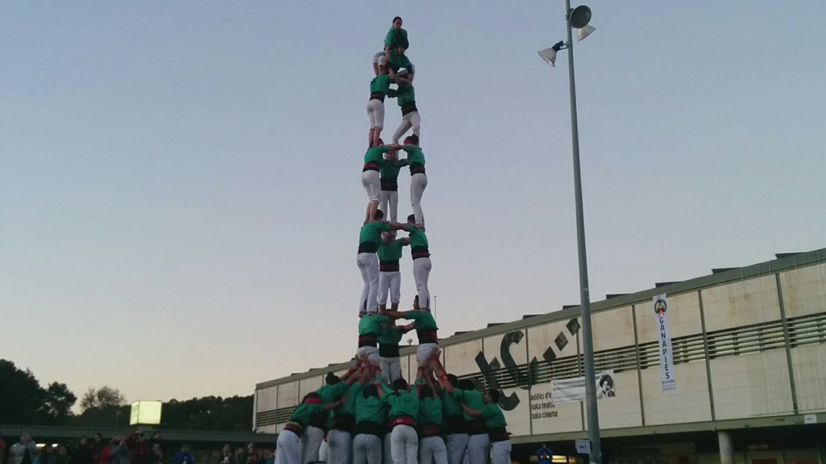 arreplegats's tweet photo. Primer 3d8f descarregat de la nostra història! Aquells que us vau deixar la pell fa anys també és vostre! Enhorabona! http://t.co/3kV3nSOyGr
