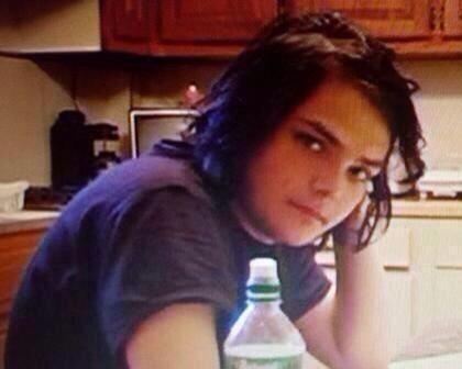 wayimagines's tweet photo. imagine giving basement gerard head after school and as he cums little shy moans and sighs escape his mouth http://t.co/i5zxhxby6o