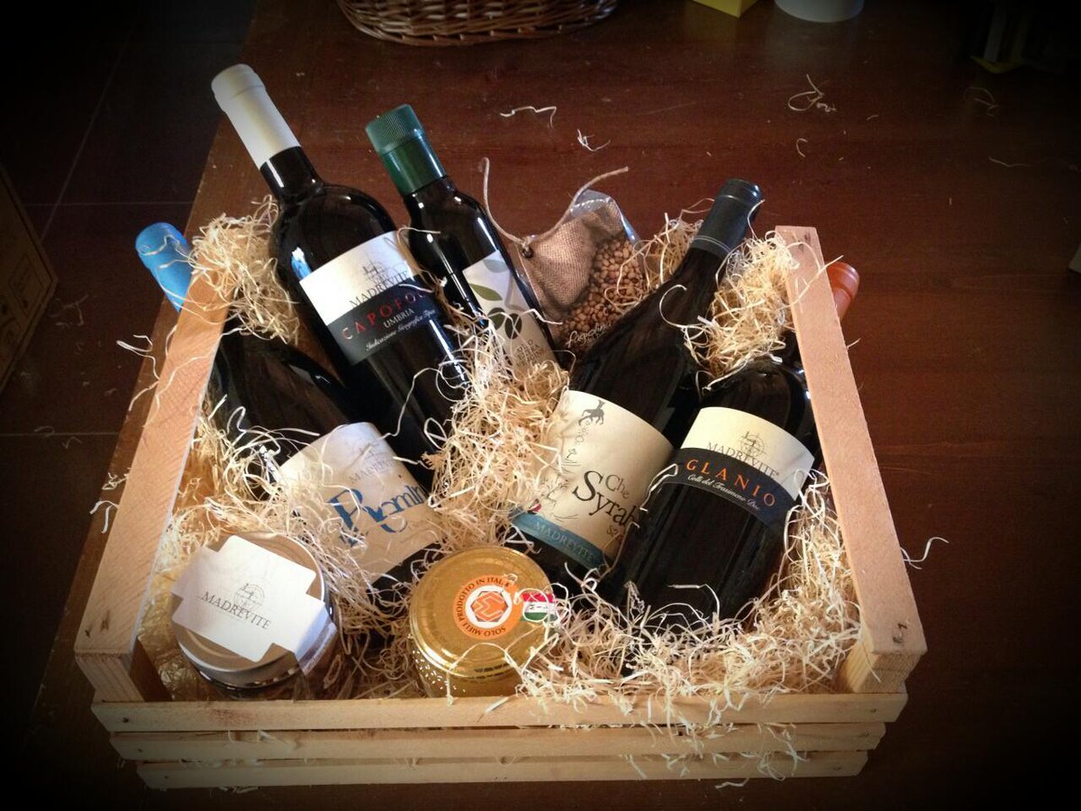 Madrevite's tweet photo. #altrasimeno si fanno i regali di Natale... ma quelli belli belli!!! http://t.co/wx77heEL7P