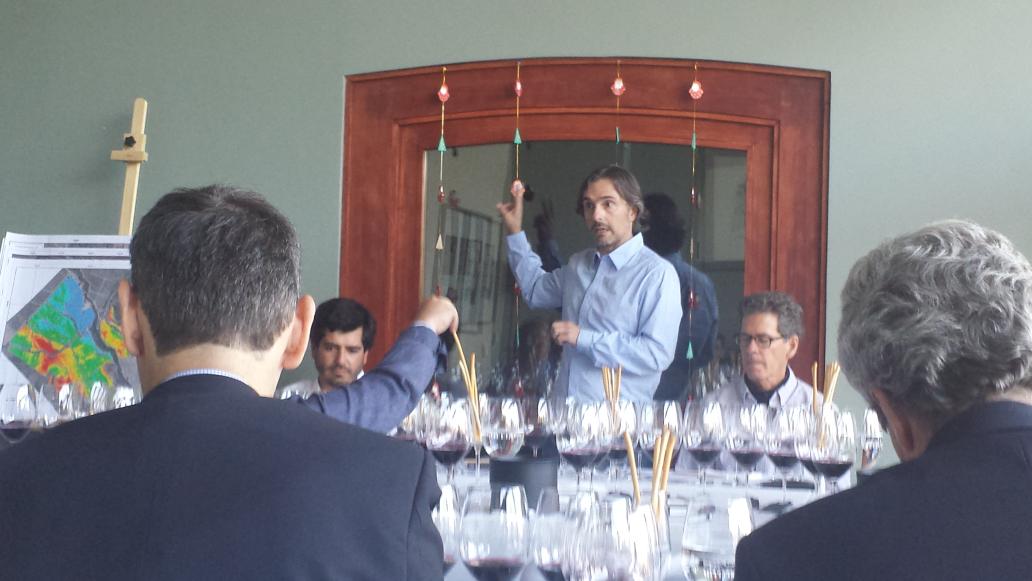 SanPedroWines's tweet photo. Marco en degustacion en Grandes Vinos de San Pedro. Alto Cachapoal. http://t.co/9OHbNGTvcB