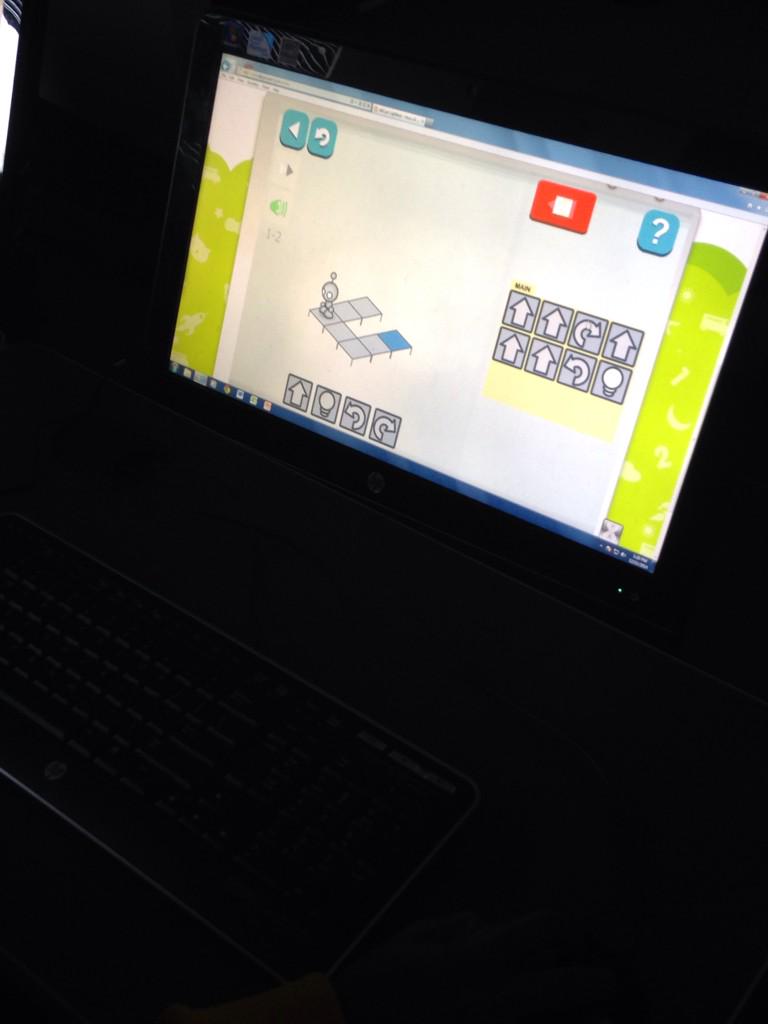 emmy49er's tweet image. 5th graders learning basics of programming a computer. #hgcs2014