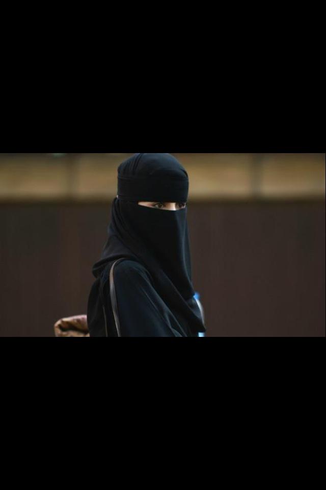 MohammadLFCYNWA's tweet photo. 😍 how beautiful is my sister lads #ynwa #LFCfamily http://t.co/7WjR49xzq6