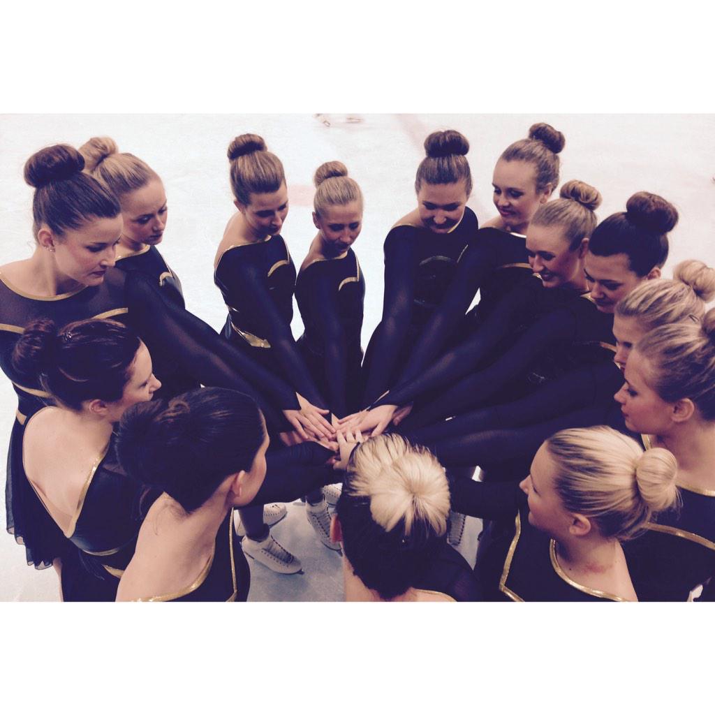 TeamNDSST's tweet photo. Excited and ready for the weekend; first competition of the season! #maplewoodsynchroclassic #teamndsynchro http://t.co/goLKdgSl4E
