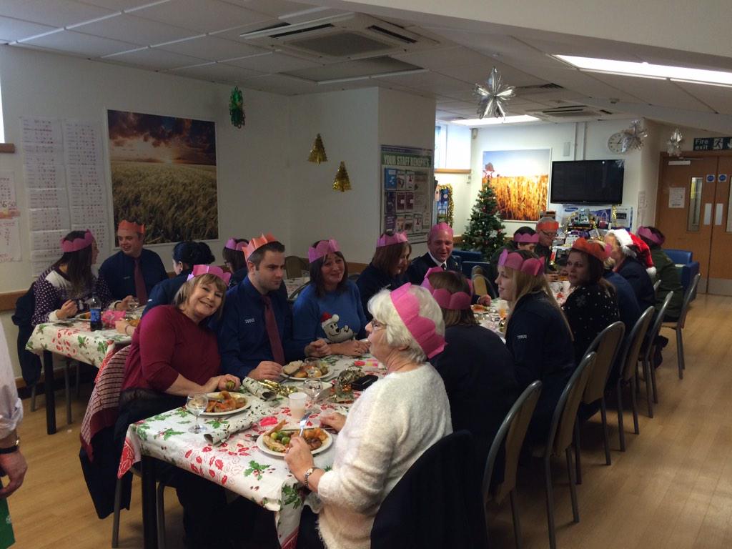 Robyn_J_Symes's tweet photo. Xmas meals at @TescoChard today. What a brilliant team ⛄️🎅 @newts59 http://t.co/vlV5wYDDd7
