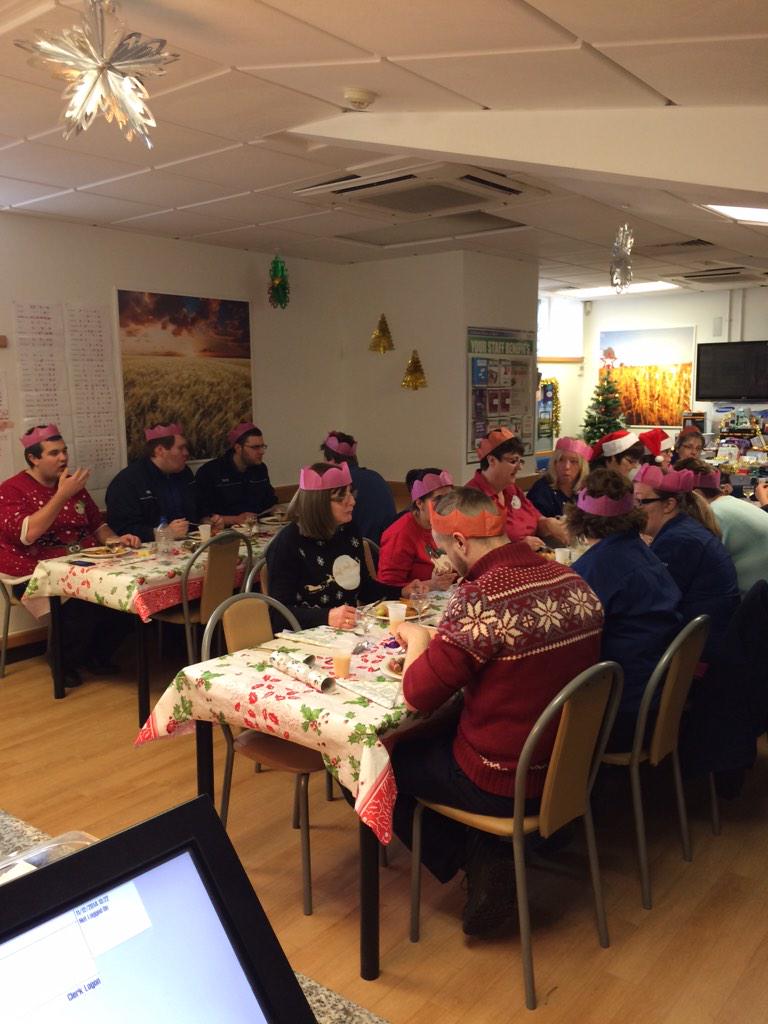 Robyn_J_Symes's tweet photo. Xmas meals at @TescoChard today. What a brilliant team ⛄️🎅 @newts59 http://t.co/vlV5wYDDd7
