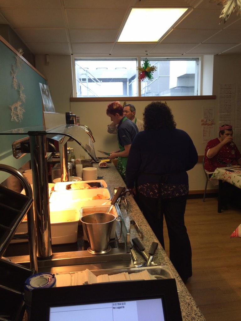 Robyn_J_Symes's tweet photo. Xmas meals at @TescoChard today. What a brilliant team ⛄️🎅 @newts59 http://t.co/vlV5wYDDd7