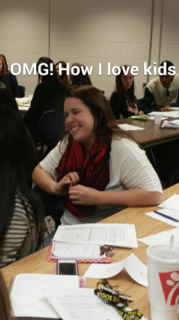 JemellehCoes's tweet photo. Getting ready for student teaching #edms5460 http://t.co/CIbdDNPwlU
