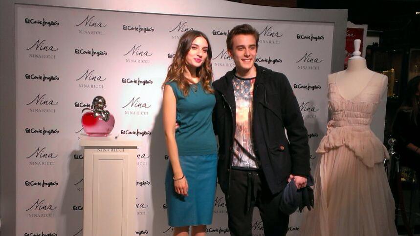 elcorteingles's tweet photo. Lo estamos pasando muy bien gracias a @NinaRicci. ¡Nadie quiere perderse su foto con @mariavalverde! :) #NinaRicci http://t.co/cApG6nP5sZ