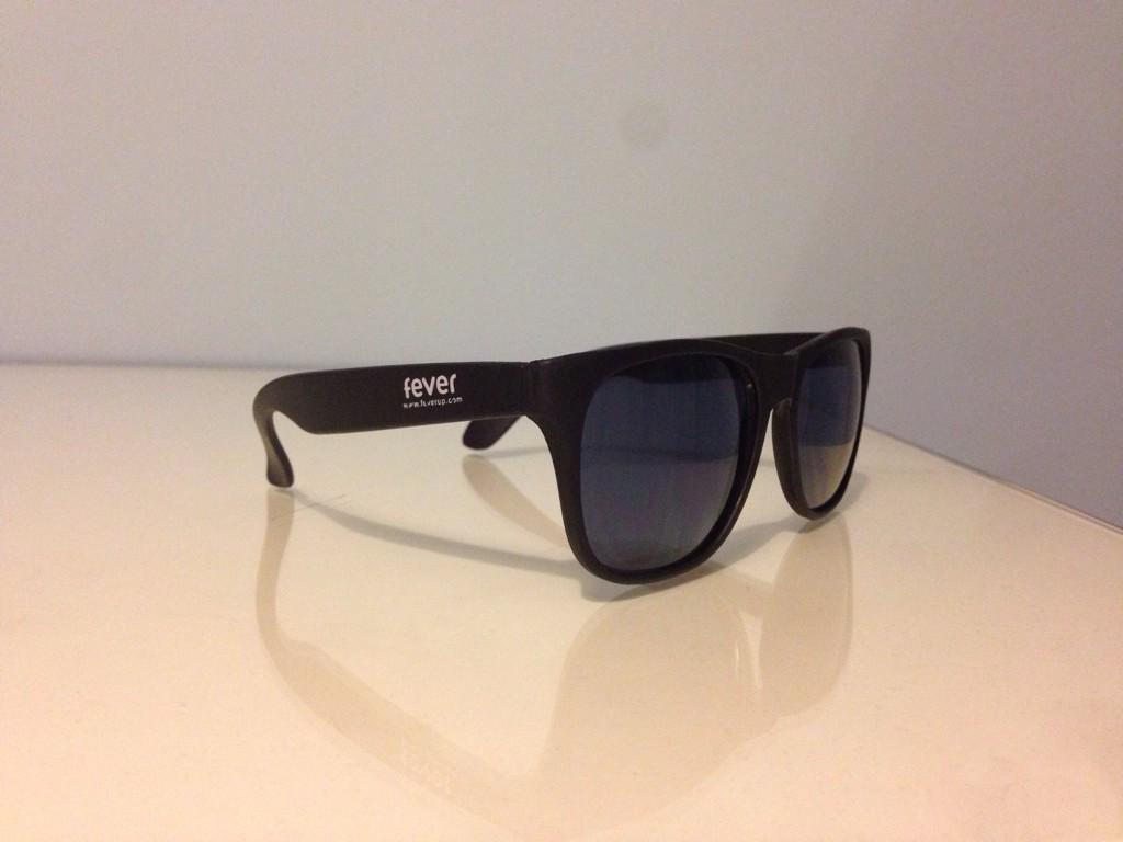 CharadaNochev's tweet photo. SORTEO!! De entre los que hagáis RT, sortearemos el Domingo 14-diciembre 5 gafas como estas!! Cortesía de @feverapp http://t.co/gj5obydgGP