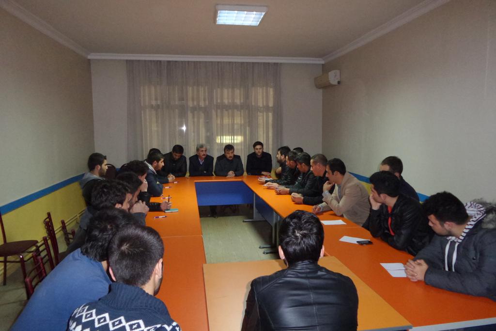SuleymanCelik16's tweet photo. YenisehirAkPartiGençlikKollarıninYönetm KuruluToplantısına ilçeBaş. @adnankamileka Katıldık.FikirAlışVerişi Yapıyoruz http://t.co/Kv90CO8IdA