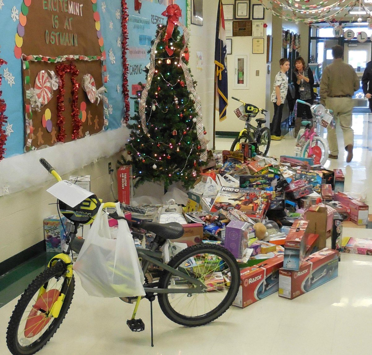 OstmannExplorer's tweet photo. Great job Ostmann Explorers!  You donated 470 toys, 3 bikes, 17 scooters and 1 ride on toy to the Salvation Army! http://t.co/wWvpjYEc9h