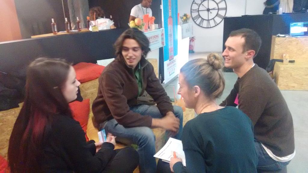 OptionEMadrid's tweet photo. A crear una startup en 10min con tarjetas magicas &amp; suoerheroes! #ronfunding #designerpower @ESCPeurope @flanlog http://t.co/xiCanbqvjJ