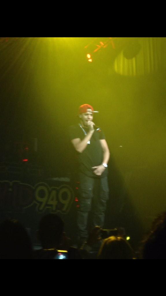 Shawndrea74's tweet photo. @JColeNC tb to when I saw J Cole in concert 😍 Such a great performer can't wait to see him again http://t.co/bJtzQNuKA1