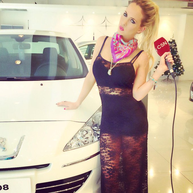 Hoy outfit @ILOVERMODA y accesorios @Itsmyfreedom1 http://t.co/iWvzfXPvtM