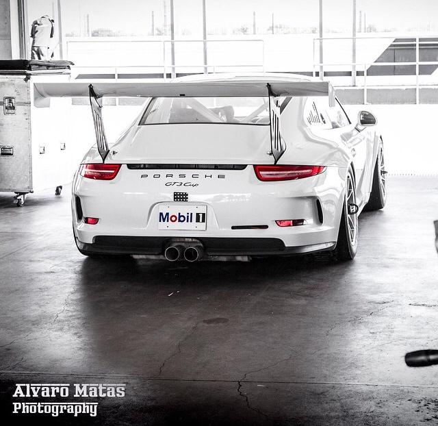 MotorTunning's tweet photo. Porsche GT3 White. http://t.co/LCne8UilHA