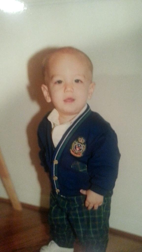 ScottWylie2's tweet photo. Throwback to my frat days #AlphaPhiAlpha http://t.co/HoPmNqBydC