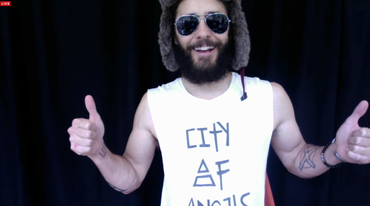 JaredLeto's tweet photo. Hello my friends. http://t.co/bFZvVhyc6D  #Live #Now #JoinMe http://t.co/SXNwTaLvdc
