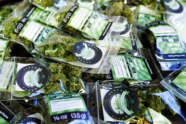 HIGH_TIMES_Mag's tweet image. Tell Congress To Back Off DC's Legal Weed: ht.420.com/1yEvgTi
