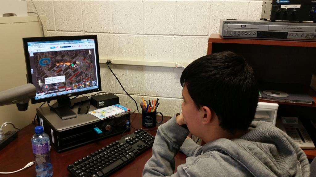 HCEC354's tweet photo. Completing hour of code! http://t.co/RQz3qXci8E