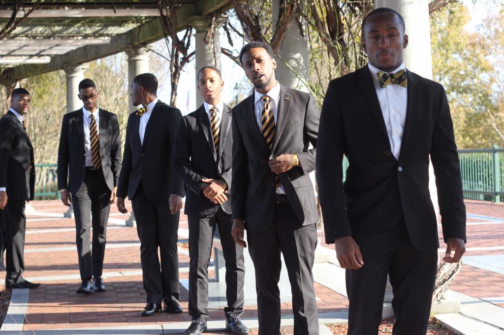 TauZetaAlphas's tweet photo. The Survivors of a D.I.V.E.R.G.E.N.T Regime. #Fall14 #ForeverTZ #APHIA http://t.co/Q3lHBgHpcF