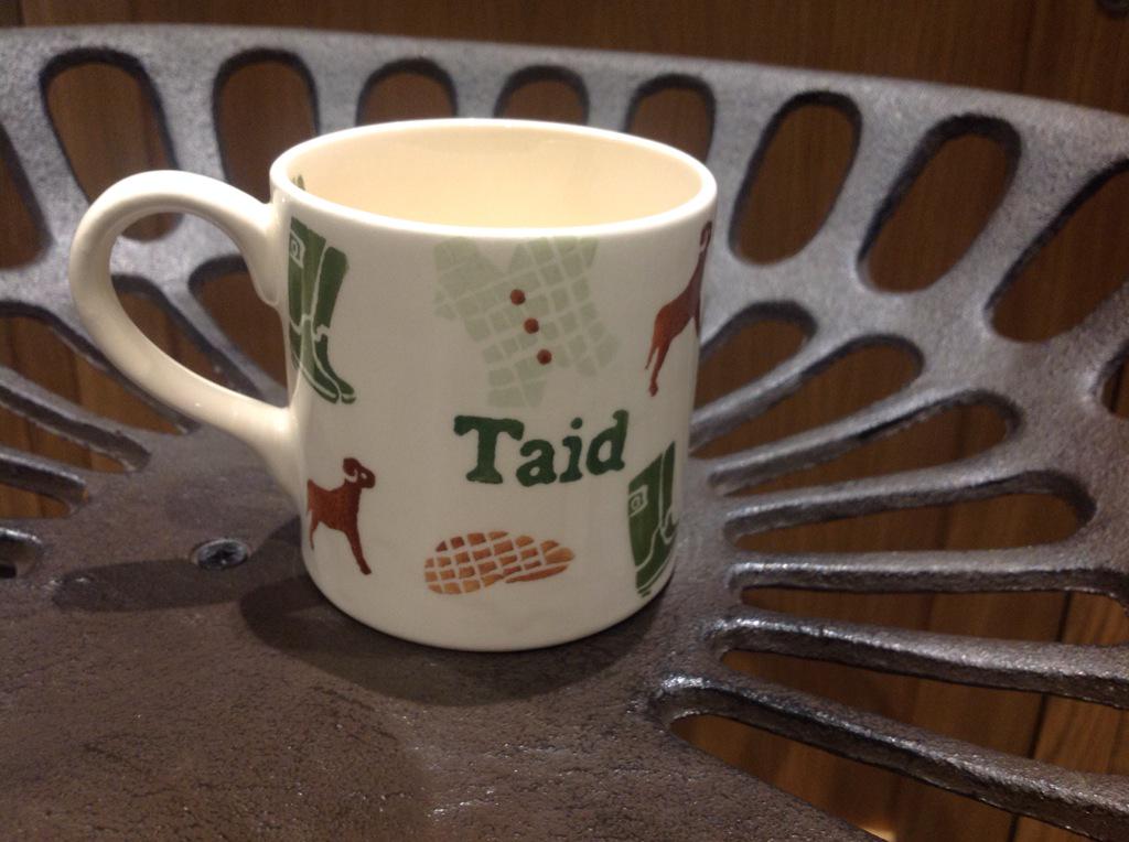 FarmCountryGift's tweet photo. #NWalesHour Based in Ruthin, with gifts for all the family. #ChristmasGiftIdeas #farmerchristmas http://t.co/mJr2rm5Utn