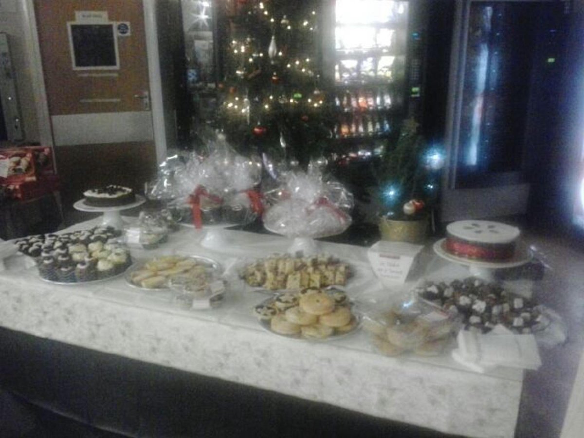 sbopsmanager1's tweet photo. @euphoriumbakery Hatfield getting involved with a Xmas community evening. http://t.co/GwT1rB9P6n