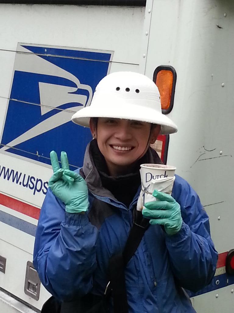 Staceyrohr's tweet photo. Homemade hot chocolate for our mail carrier who braved #bayareastorm to deliver our mail early. Way to go #usps! http://t.co/zZNf8JZbhu