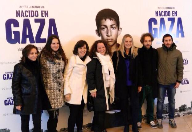 El equipo de @UNRWA_spain apoyando la presentación de '2014. #NacidoEnGaza'