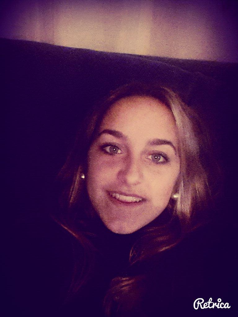 OficialTriana's tweet photo. Buenas noches !! A dormir con mis enanos :) http://t.co/UOt9fKTO2w