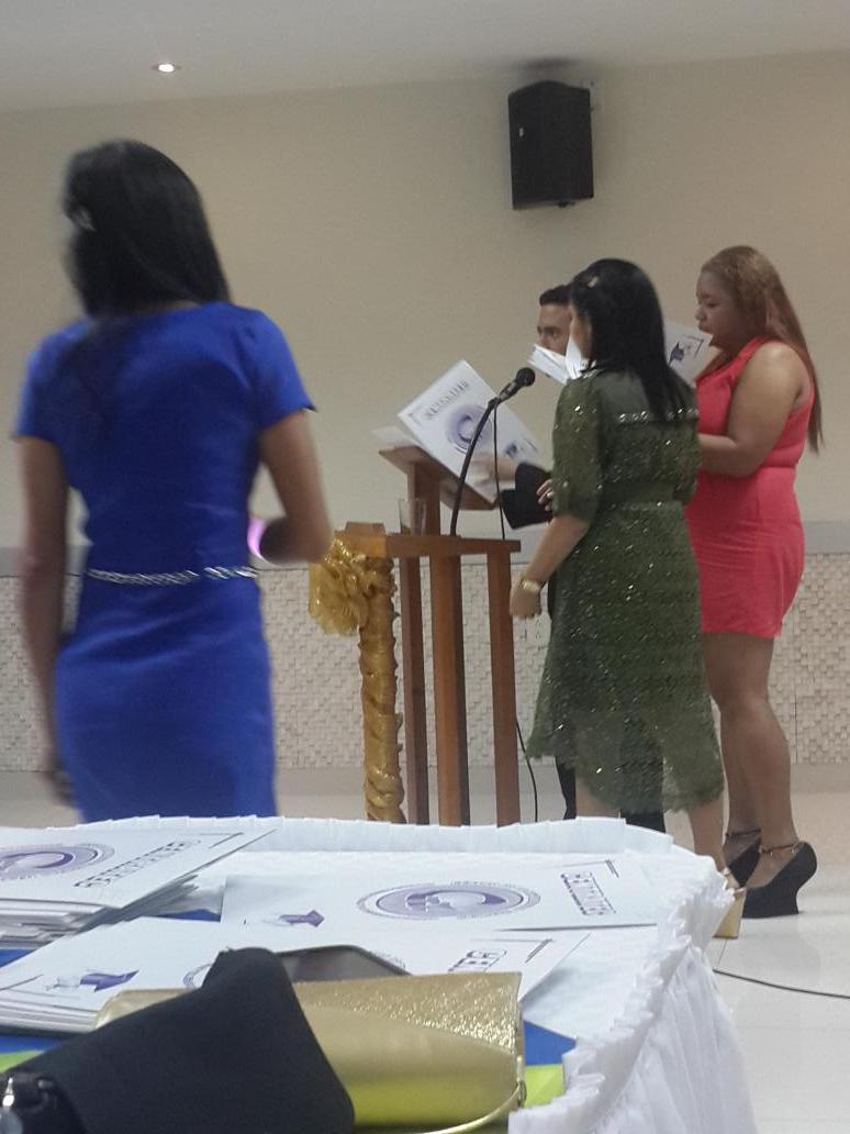 barthacker's tweet photo. Entrega de diplomas @centratec1 http://t.co/NLA60rHizl