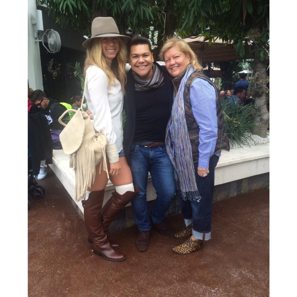 NinoProdigio's tweet photo. “@krystalsasso: Lunch with the best @NinoProdigio @carmensasso http://t.co/c03Vz1qAVi” un placer y honor... Love you