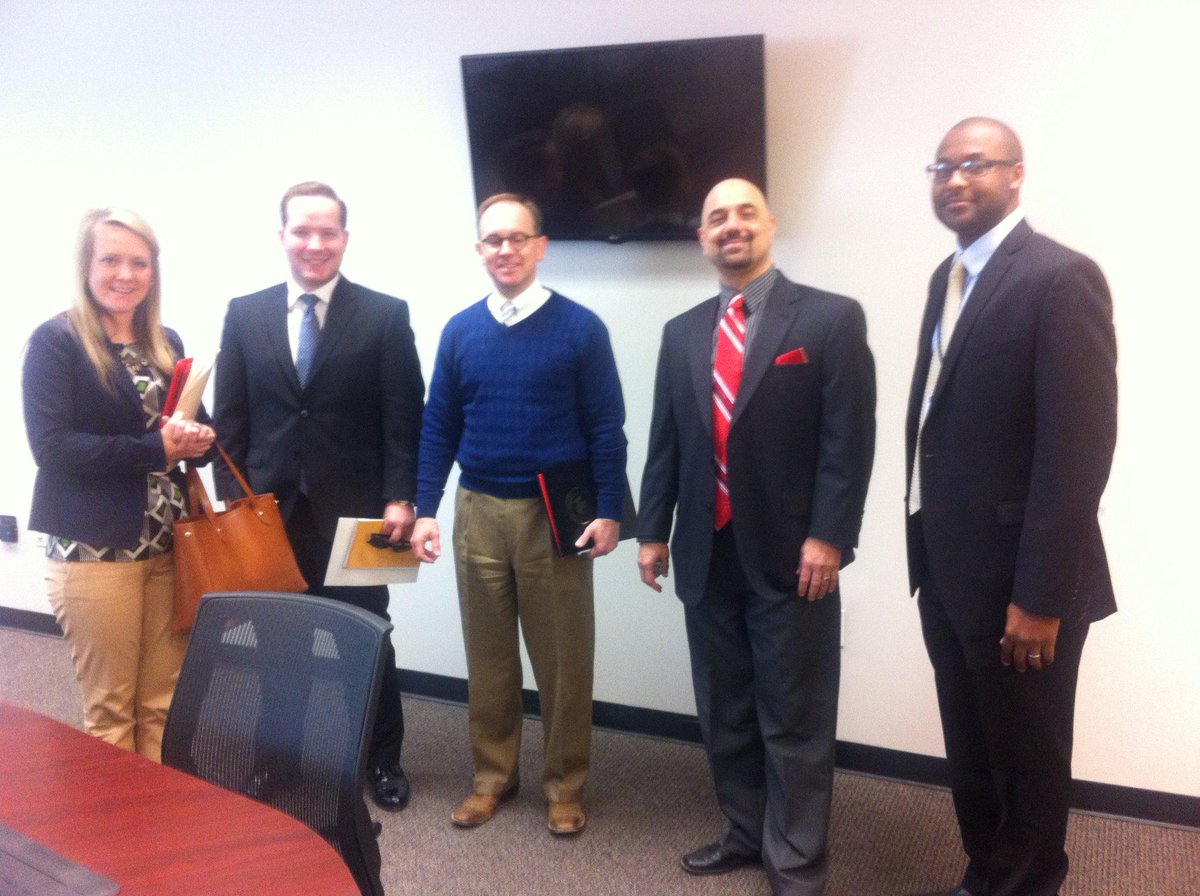 mseconeducation's tweet image. Helping build bridges today between office of MS Treasurer &amp;amp; @JacksonStateU COB @CoryWilsonMS #research #financiallit