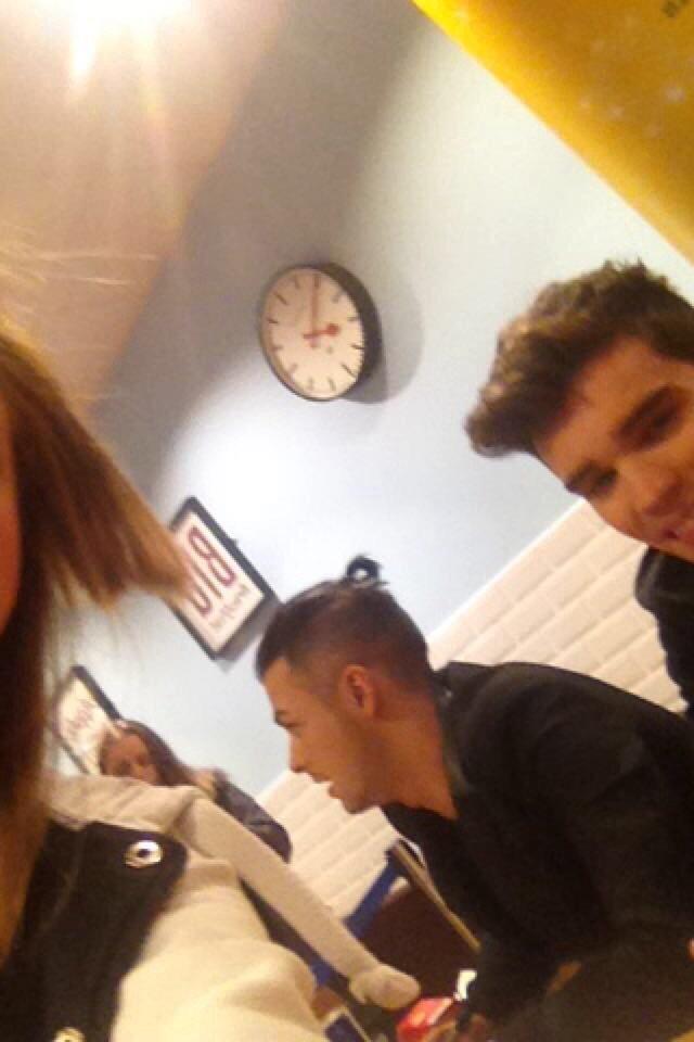 Chloeboobooxxx's tweet photo. @UnionJworld omg great night like #UnionJatMorrisons #UnionJAlbumSigning #unionJ http://t.co/Tuz0MqBt4w