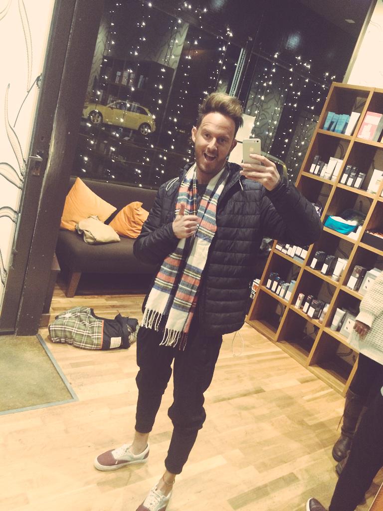 philmachugh's tweet photo. Golden Glow thanks to @zonebeauty &amp; the @fakebakeunited Im ready for @TheXFactor finals at the weekend #London #ItBoy http://t.co/8s3EEU6ZMy
