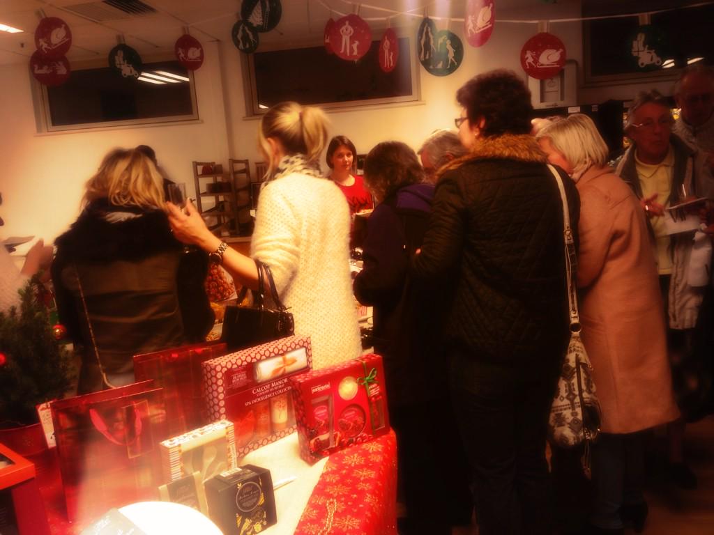 #TescoChristmasTastings fantastic turn out to our Christmas Tasting evening can't wait until tomorrow for round2!