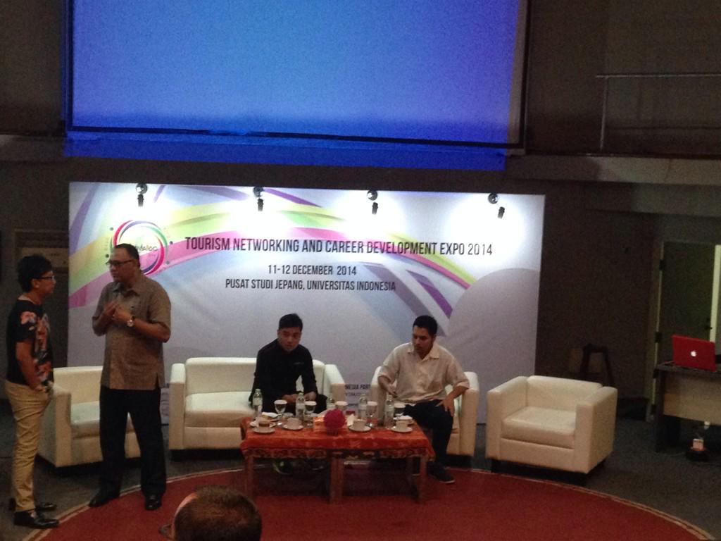 tornadoUI's tweet image. Para speakers @hasaniabdulgan1 &amp;amp; @DinoHamid udah bersiap - siap untuk seminar hari ini