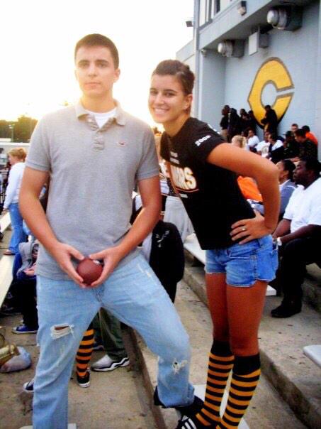 elma_xo's tweet photo. Happy birthday @HoneyDip_Hunter !!! #throwbacktojunioryear http://t.co/Ro2hNkPQYm