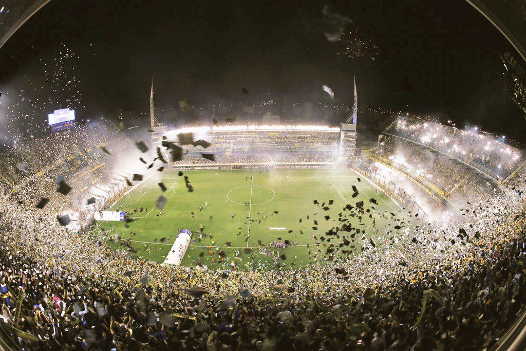 109 años de pasión y locura por la camiseta. 109 años sin descensos. En las malas mucho más #12D #DiaDelHinchaDeBoca