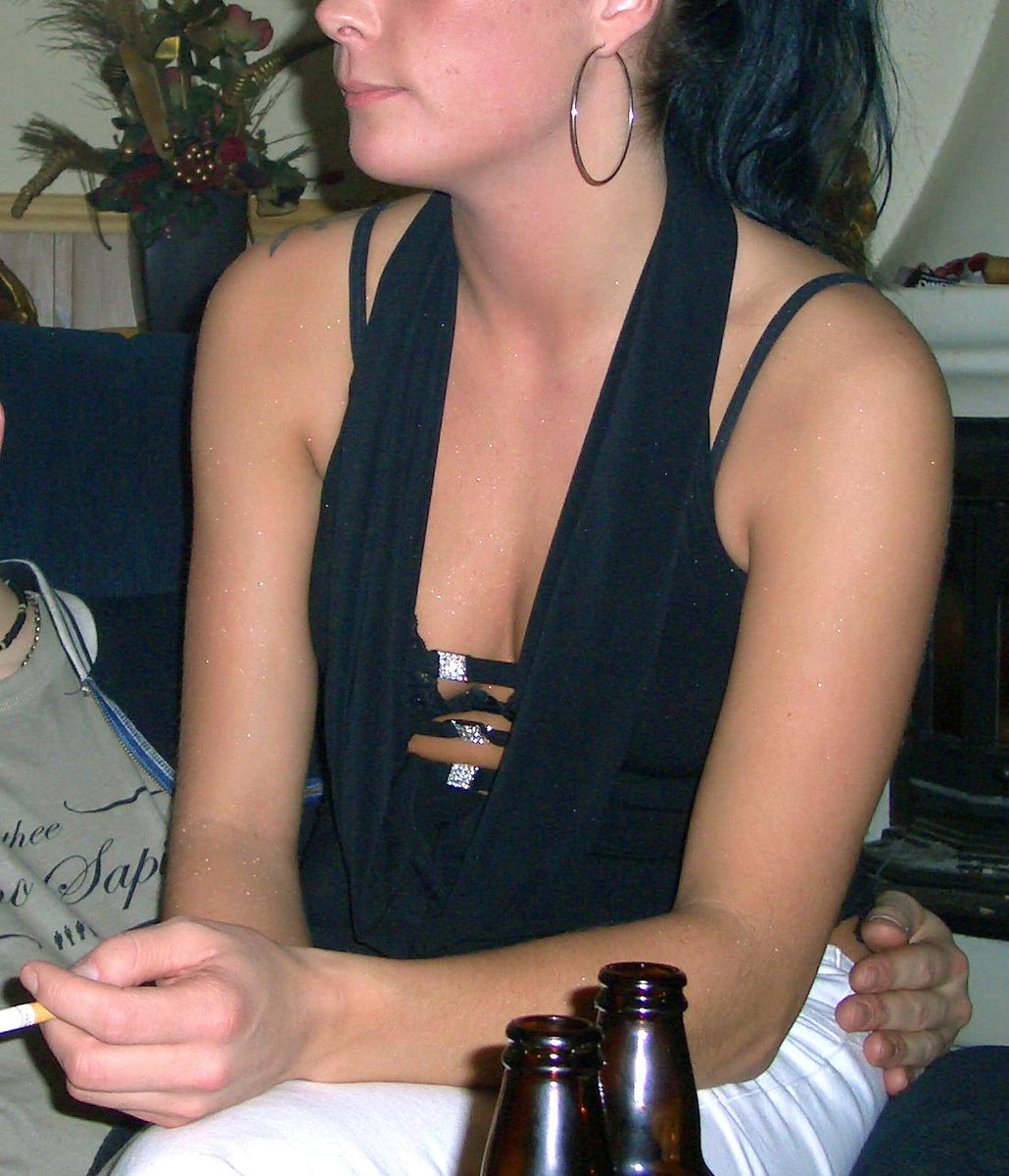 niko002008's tweet photo. @Slutzwive Wife like to shear :), noice pic of your wife she is very hooot http://t.co/dMNRWXQ3gn