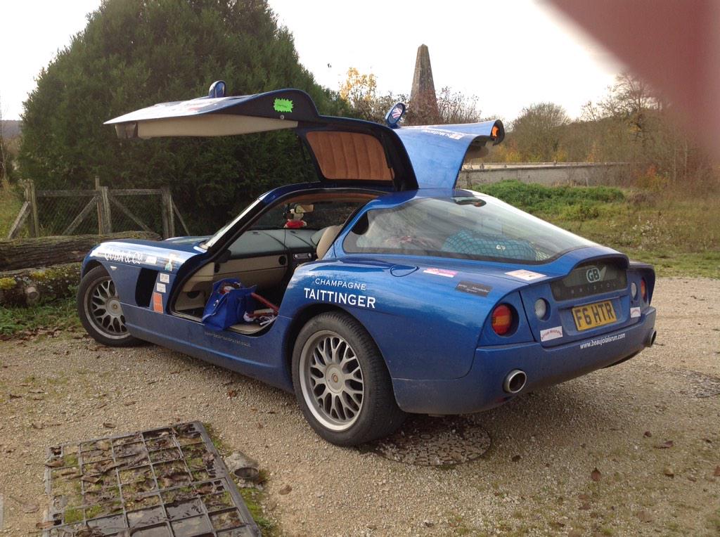 Only9built's tweet image. All cars should have gullwings!