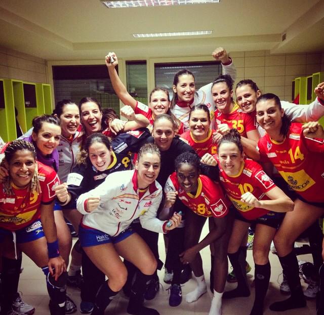 Beafernandez75's tweet photo. Cuando un grupo se aferra a un sueño...Orgullosa de pertenecer a este grupo!!! http://t.co/9x7j3TrDiv
