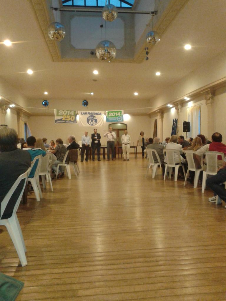 drcastrolauri's tweet photo. @pabloabdala66 agradece a dirigentes gran año de trabajo que cierra su agrupacion @jorgewlarranaga @LaBarraPositiva http://t.co/vHHL9SawSO